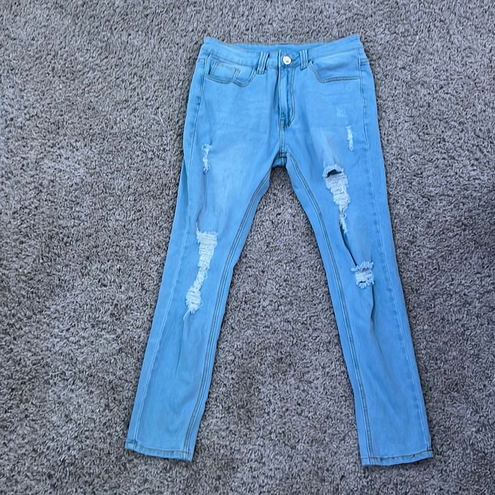 Ripped skinny jeans